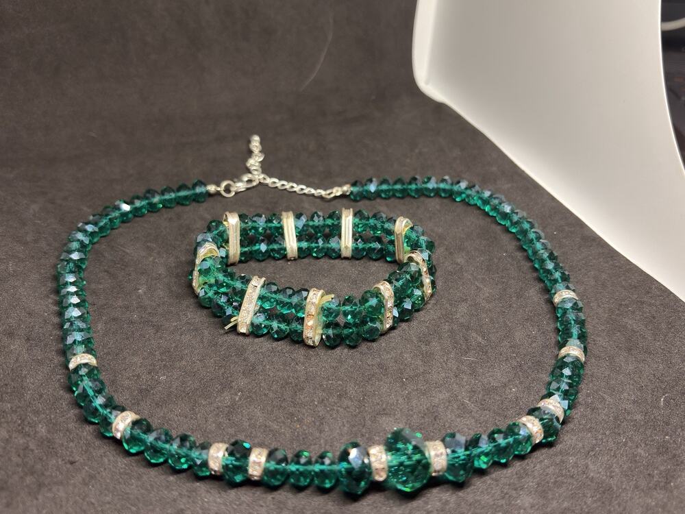Vintage Swarovski Emerald Crystal Green Rhinestone Sparking Necklace Bracelet